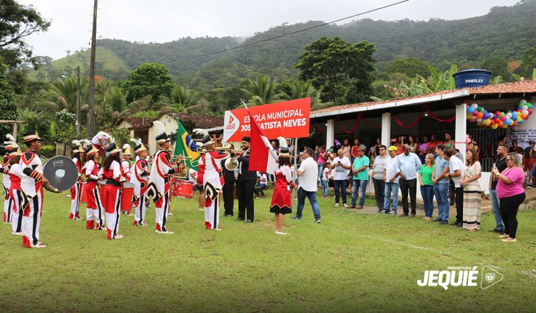 Prefeitura de Jequié entrega reforma da Escola Municipal José Batista Neves aos moradores do povoado de Campo Largo